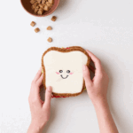 Animation of how to hide treats in the Snufflerz Toy