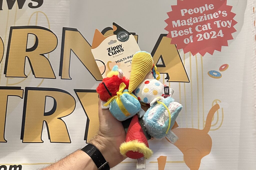 ZippyClaws People's Magazine Cat Best Toy 2024