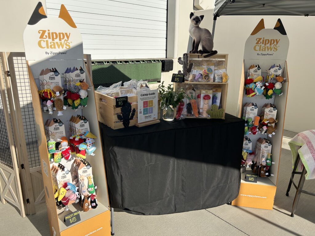 ZippyClaws Cat Toys Summer Night Market